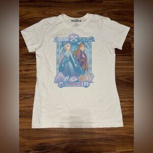 Women’s Frozen II Shirt Size M